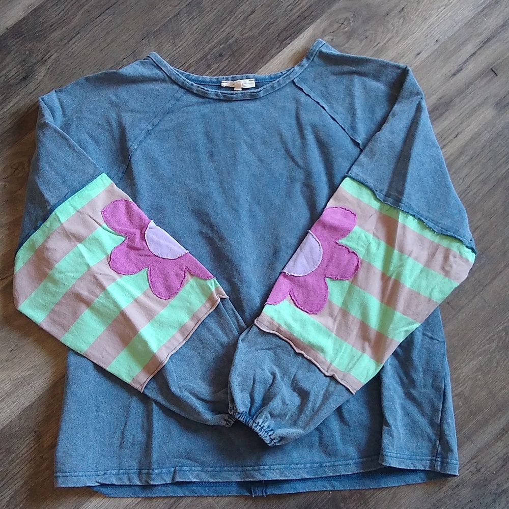 Easel sweatshirt